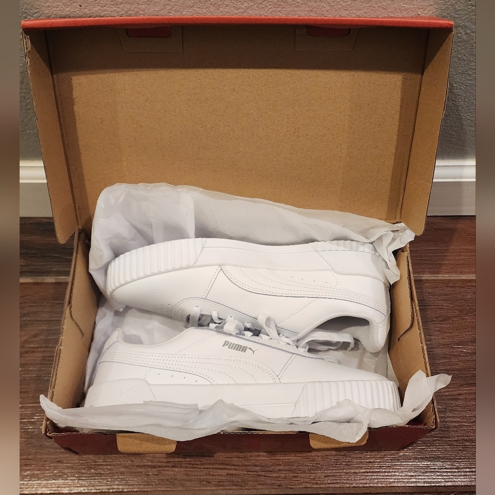 NEW PUMA Carina Sneakers - Size 8.5 - Picture 3 of 4